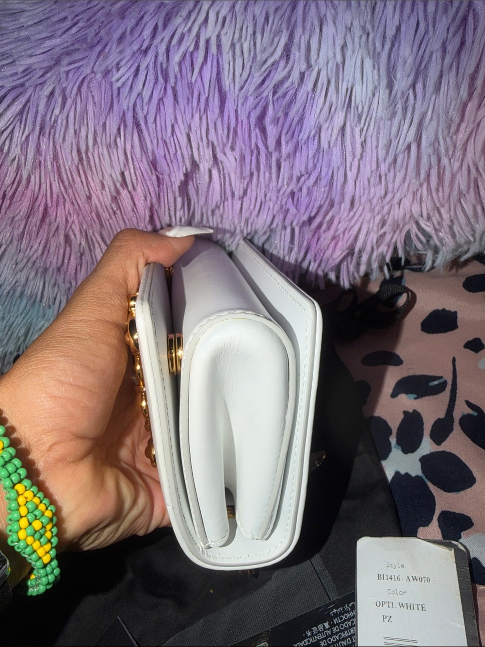 Authentic Dolce & Gabbana DG Logo White Crossbody Bag – Gold Hardware - Picture 4 of 10